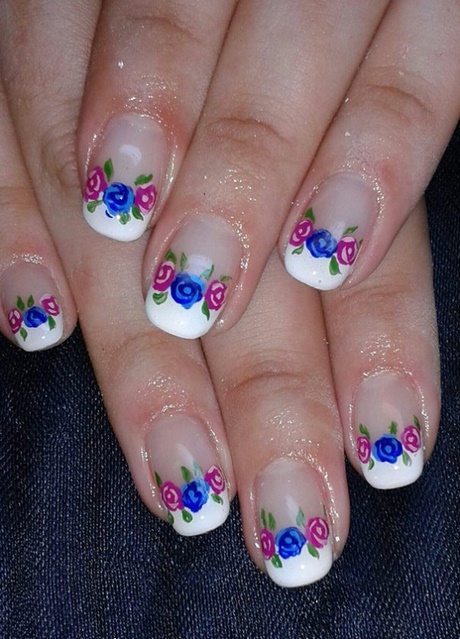 nail-designs-french-manicure-with-flowers-85_15 Modele de unghii manichiura frantuzeasca cu flori