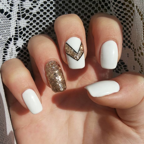 nail-designs-gold-and-white-30_16 Unghii modele de aur și alb