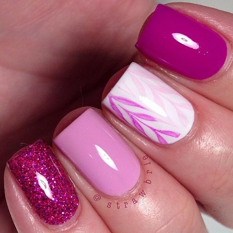 nail-designs-pink-and-white-80_13 Modele de unghii roz și alb
