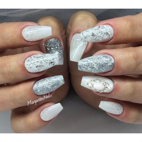 nail-designs-white-and-silver-00_16 Modele de unghii alb și argintiu