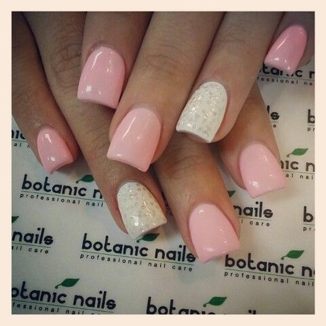 pale-pink-nail-designs-81_18 Modele de unghii roz pal