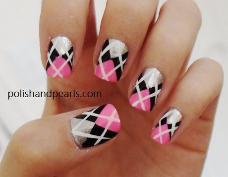 pink-and-black-nail-art-96_8 Arta unghiilor roz și negru
