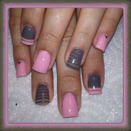 pink-and-gray-nail-designs-72_11 Modele de unghii roz și gri