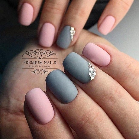 pink-and-gray-nail-designs-72_13 Modele de unghii roz și gri