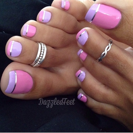 pink-and-white-toe-nail-designs-99_17 Modele de unghii roz și alb