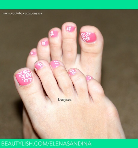 pink-and-white-toe-nail-designs-99_7 Modele de unghii roz și alb