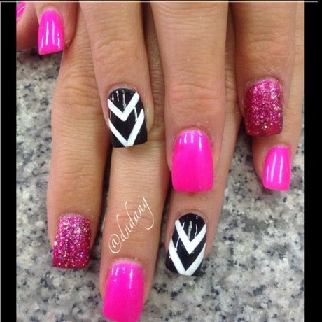 pink-black-and-white-nail-art-04_6 Roz alb-negru nail art