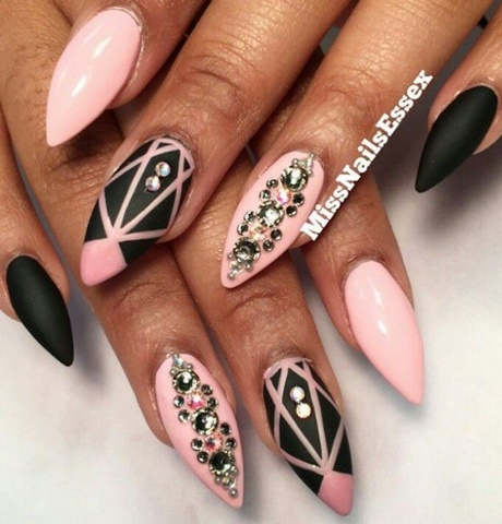 pink-black-nail-designs-30_12 Modele de unghii roz negru