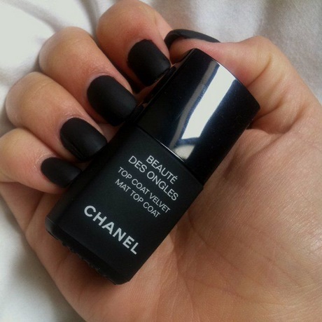 plain-black-nails-08_12 Unghii negre simple