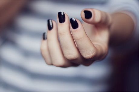 plain-black-nails-08_18 Unghii negre simple