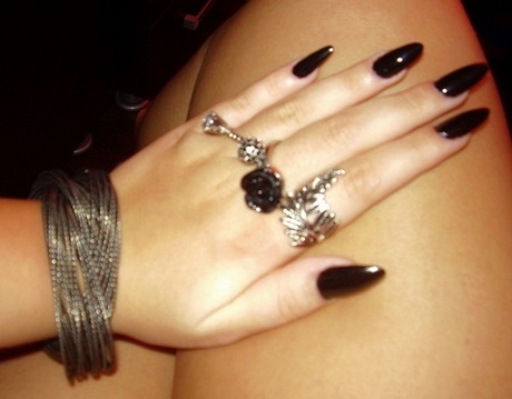 plain-black-nails-08_19 Unghii negre simple