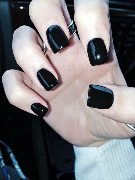 plain-black-nails-08_2 Unghii negre simple