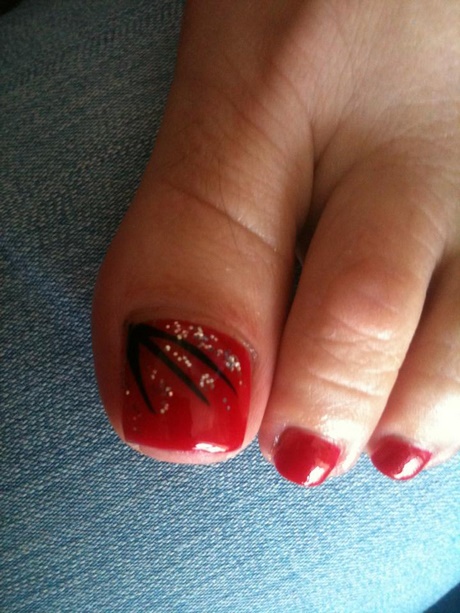 red-black-and-white-toe-nail-designs-16_13 Modele de unghii roșu negru și alb