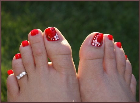 red-black-and-white-toe-nail-designs-16_17 Modele de unghii roșu negru și alb