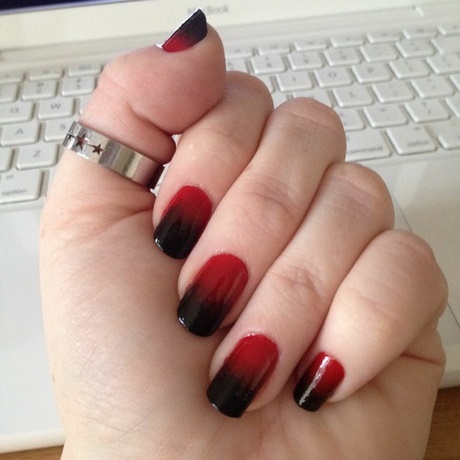 red-black-nails-79_5 Unghii roșii negre
