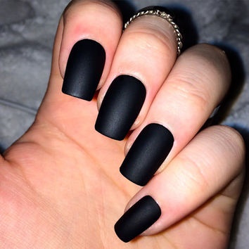 short-matte-black-nails-95_10 Unghii scurte negre mat