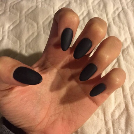 short-matte-black-nails-95_16 Unghii scurte negre mat