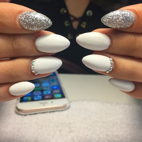 silver-and-white-nails-44_7 Argint și unghii albe