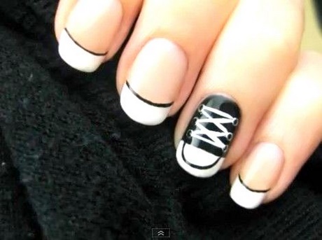 simple-nail-designs-black-and-white-61_14 Modele simple de unghii alb-negru
