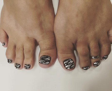 toe-nail-designs-black-and-white-87_12 Toe unghii modele alb-negru
