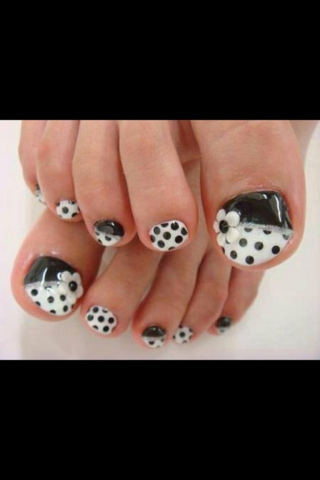 toe-nail-designs-black-and-white-87_14 Toe unghii modele alb-negru