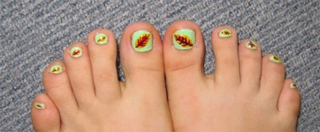 toe-nail-designs-for-fall-67_20 Toe modele de unghii pentru toamna