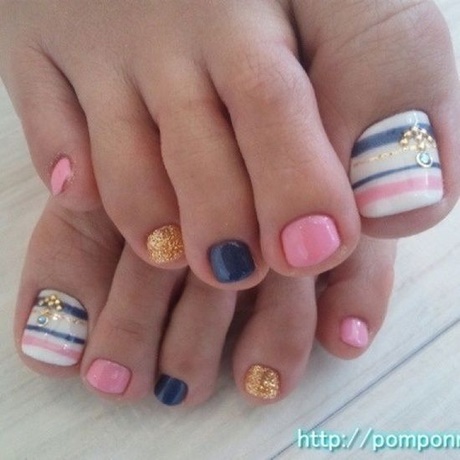 two-colored-toe-nail-designs-76_19 Două modele de unghii colorate
