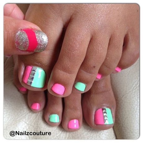 two-colored-toe-nail-designs-76_5 Două modele de unghii colorate