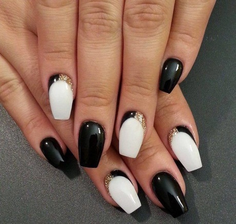 white-and-black-acrylic-nails-86_17 Unghii acrilice albe și negre