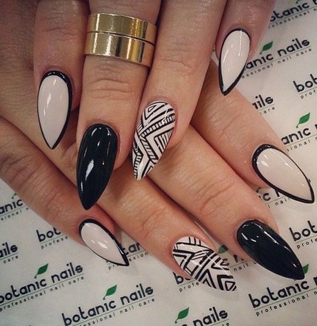 white-and-black-acrylic-nails-86_6 Unghii acrilice albe și negre