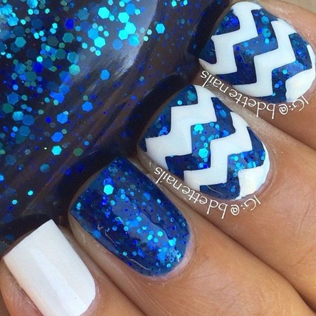 white-and-blue-nail-polish-designs-03_18 Modele de lacuri de unghii alb și albastru