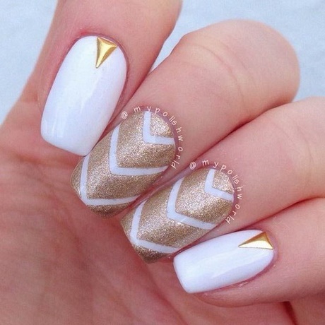 white-and-gold-nail-designs-68_10 Modele de unghii albe și aurii