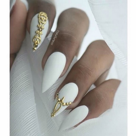 white-and-gold-nails-71_17 Unghii albe și aurii