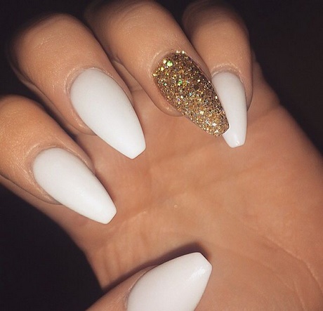 white-and-gold-nails-71_9 Unghii albe și aurii