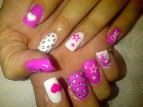 white-and-pink-nail-art-40_17 Arta unghiilor albe și roz