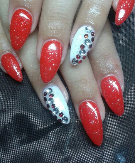 white-and-red-nail-designs-72_17 Modele de unghii albe și roșii