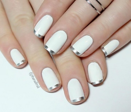 white-and-silver-nail-art-09_10 Arta unghiilor albe și argintii