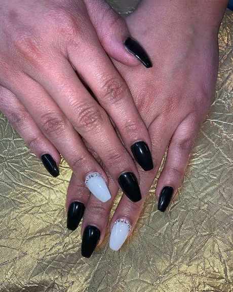 acrylic-nail-designs-black-and-white-73_13 Modele de unghii acrilice alb-negru