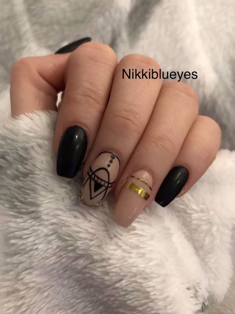 black-and-beige-nail-designs-73_5 Modele de unghii negre și bej
