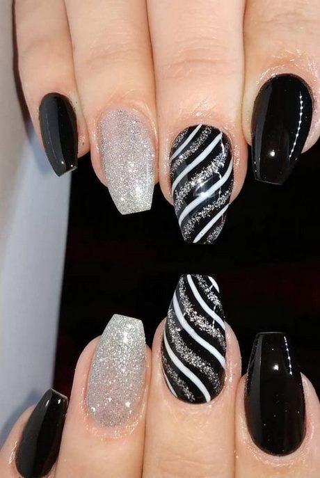 black-and-beige-nail-designs-73_7 Modele de unghii negre și bej