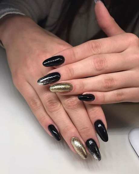 black-and-chrome-nail-designs-10_10 Modele de unghii negre și cromate