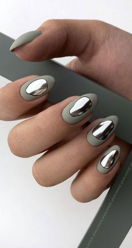 black-and-chrome-nail-designs-10_5 Modele de unghii negre și cromate