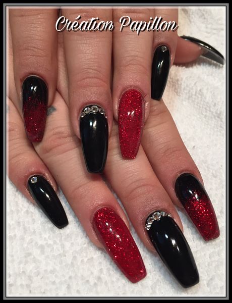 black-and-red-coffin-nail-designs-34_2 Modele de unghii sicriu negru și roșu