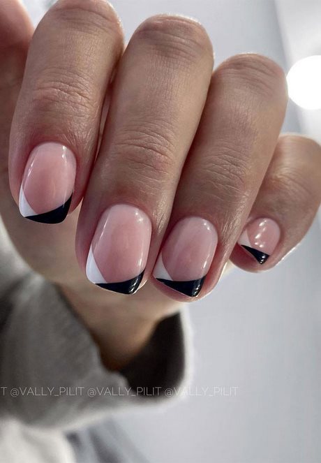 black-and-white-french-tip-nail-designs-49_10 Modele de unghii cu vârf francez alb-negru