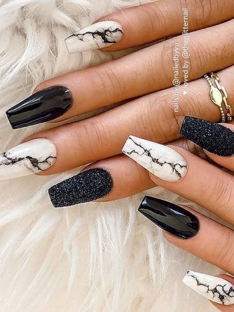 black-and-white-marble-nail-design-59_8 Design de unghii din marmură alb-negru