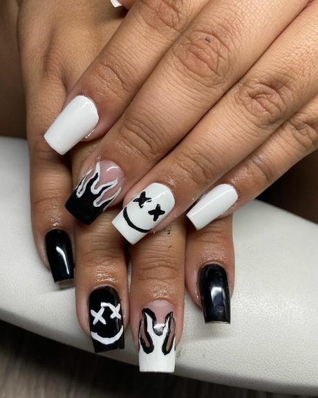black-and-white-short-nail-designs-15_11 Modele de unghii scurte alb-negru