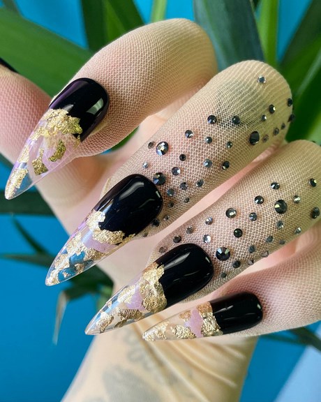 black-cherry-nail-designs-60_15 Modele de unghii de cireș negru