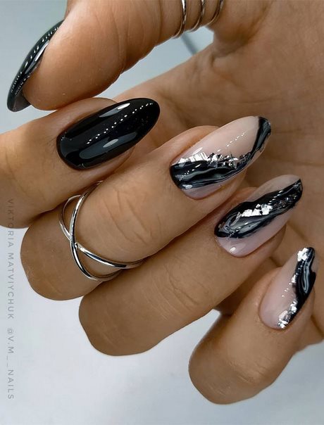 black-design-on-nails-95_10 Design negru pe unghii