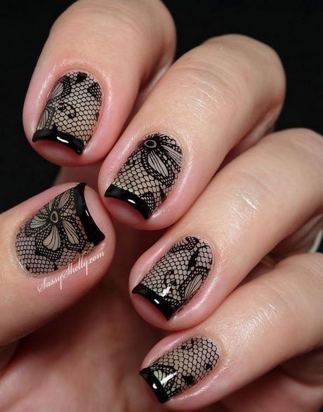 black-lace-nail-designs-30_19 Modele de unghii din dantelă neagră