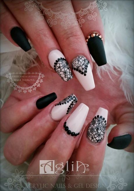 black-lace-nail-designs-30_7 Modele de unghii din dantelă neagră